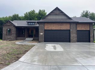 443 E River Birch Cir, Haysville, KS 67060