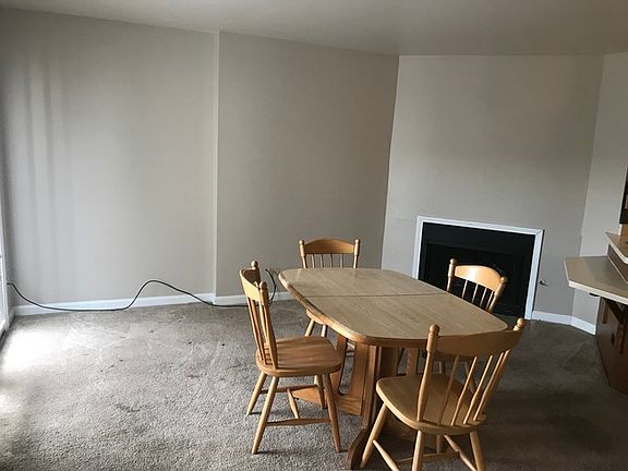 4th image of 1062 College Ave APT 8