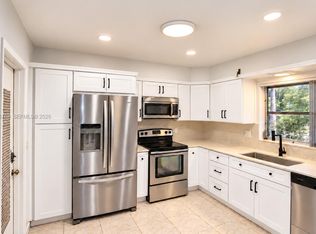 412 S Luna Ct APT 9, Hollywood, FL 33021