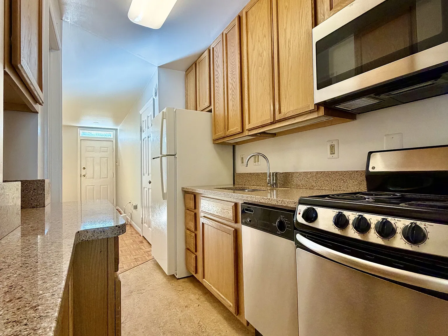 921 Church St — Photo 3