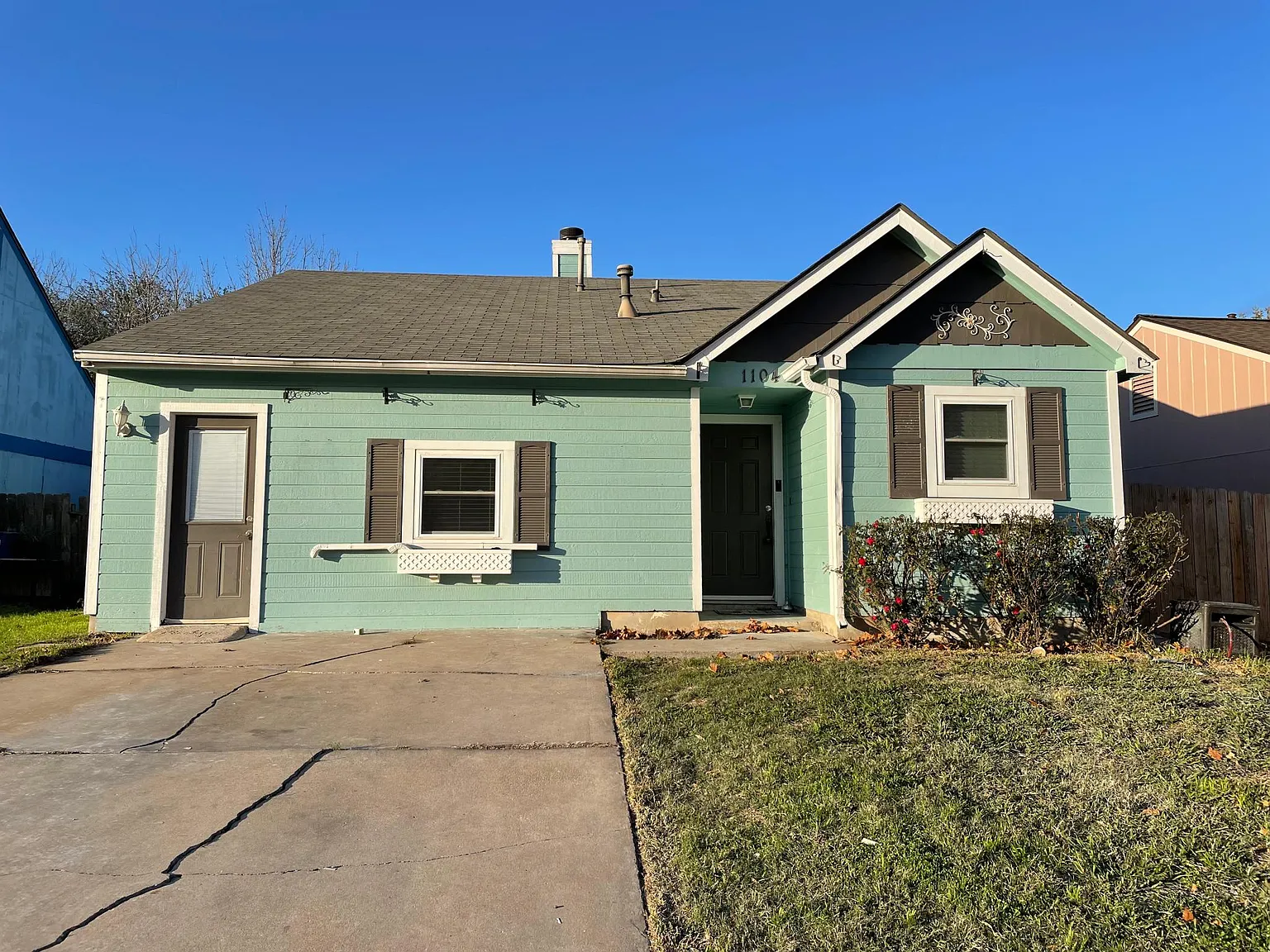 1104 Green Valley Cv — Photo 1