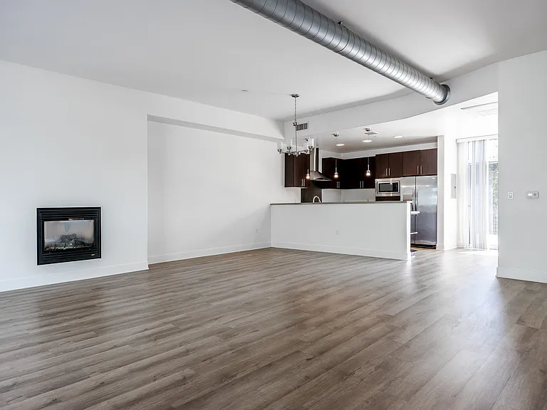 730 W Doran St — Photo 24