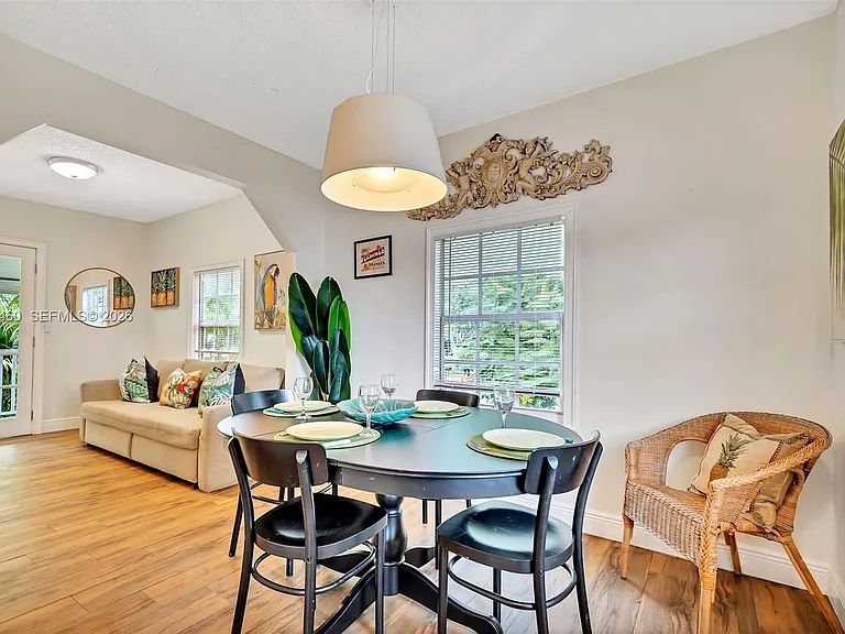 1826 NW South River Dr — Photo 4