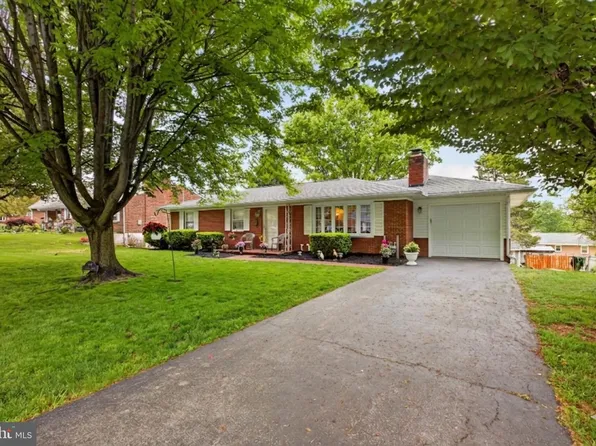 227 Daycotah Ave, Hagerstown, MD 21740