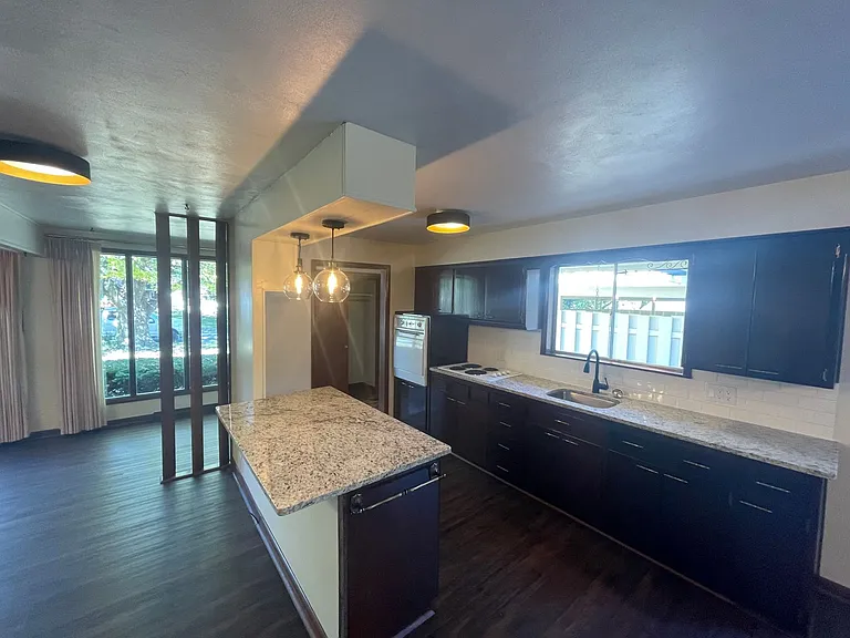 2848 E Eastmoor Dr — Photo 9