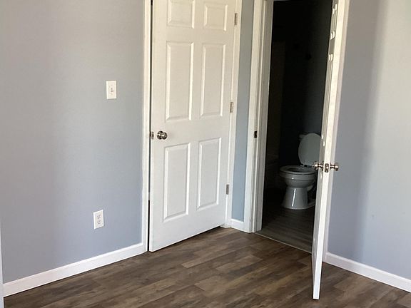 5th image of 506 E Myrtle Ave #4
