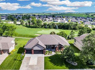 17117 Oakmont Dr, Omaha, NE 68136