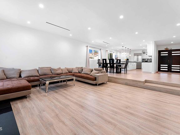 5th image of 15903 Londelius St