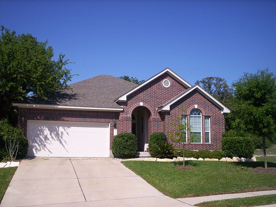Several large trees on this Cul-de-sac lot