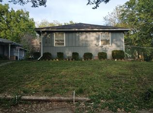 2618 SW Clay St, Topeka, KS 66611