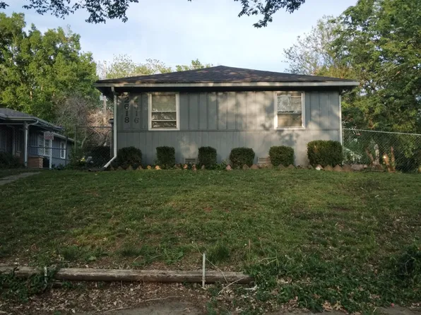 2618 SW Clay St, Topeka, KS 66611