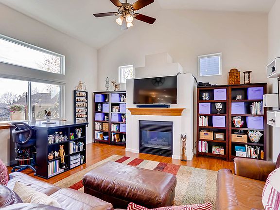 4th image of 818 Owl Dr