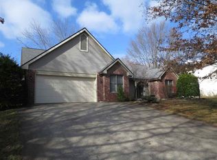 3308 S Rolling Oak Dr, Bloomington, IN