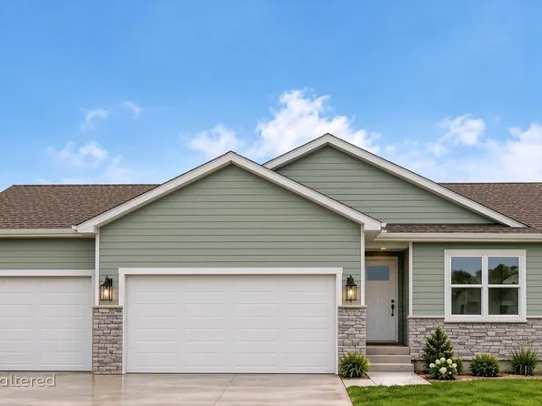 3927 Broomfield Dr, Cedar Falls, IA 50613