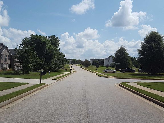 5th image of 537 Trotters Ln