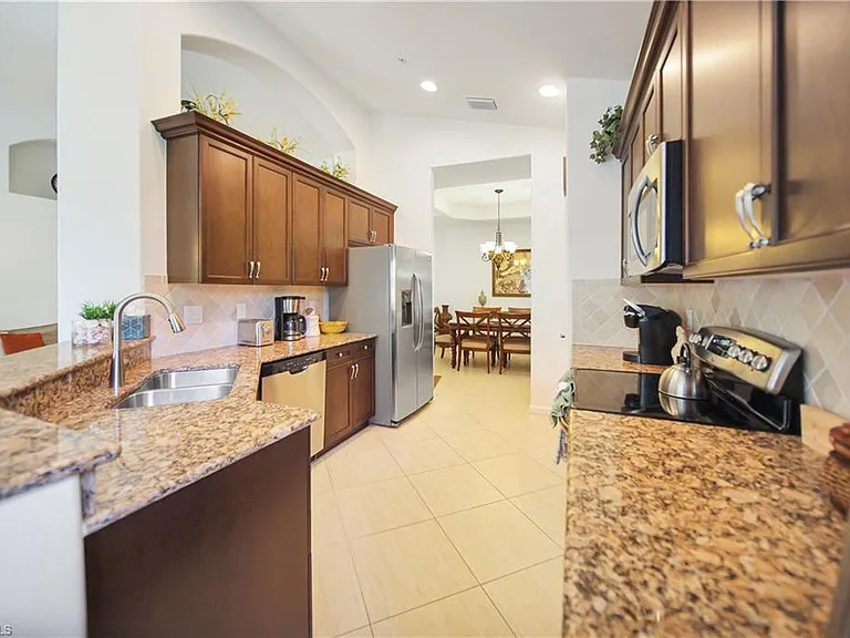 6641 Alden Woods Cir #201 — Photo 6