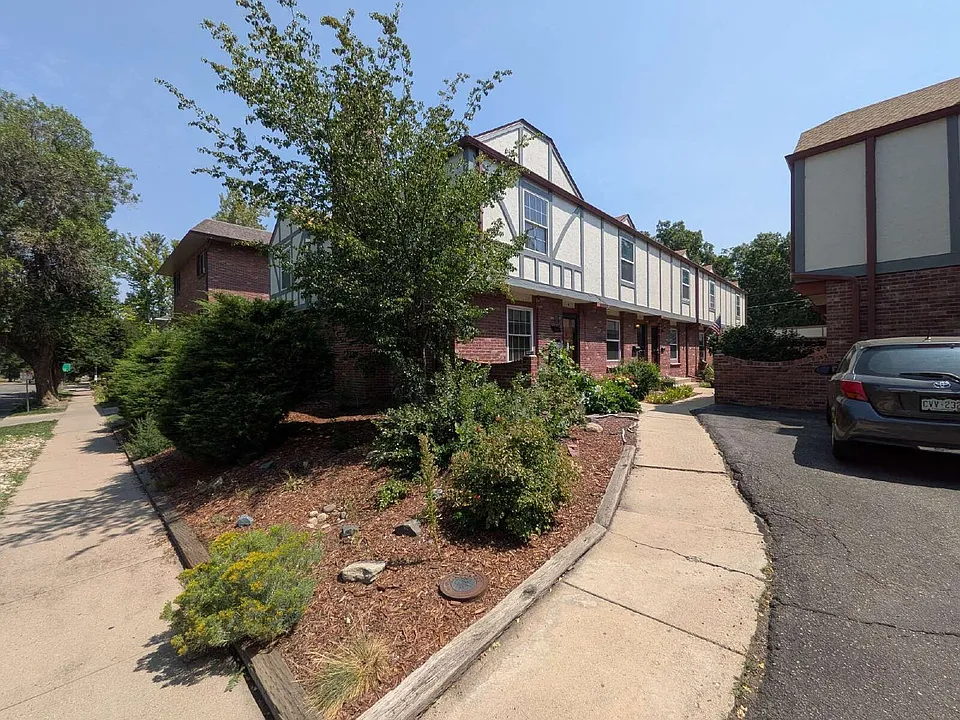 1048 Josephine St #B