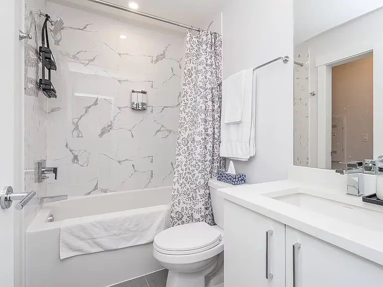 32690 14th Ave #400 — Photo 33