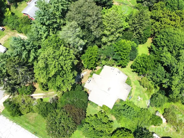 57 Beverly Rd W, Asheville, NC 28806
