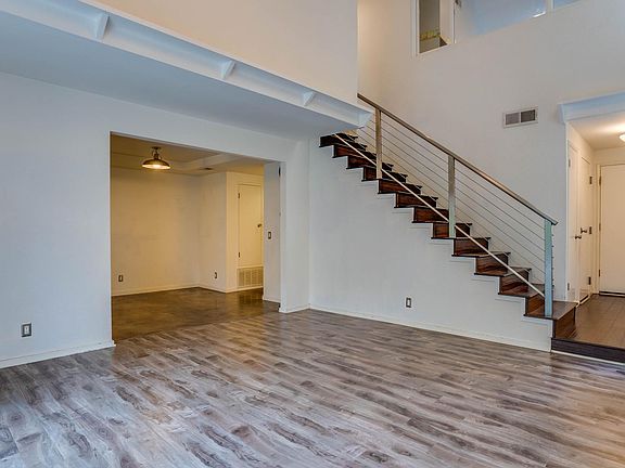 5th image of 513 Blue Water Ln