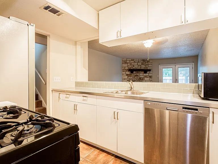 4709 Misty Slope Ln — Photo 11