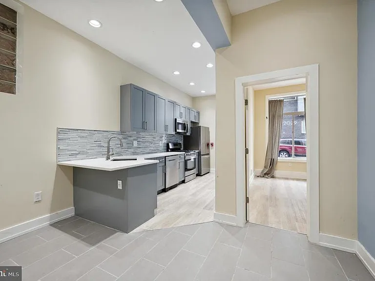 2024-26 E Fletcher St #1F — Photo 6