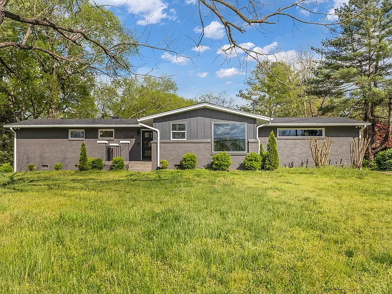 3008 Windemere Cir — Photo 17