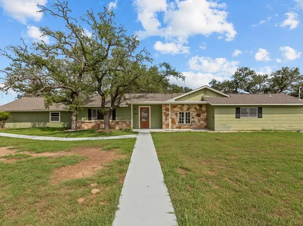 224 W Lower Crabapple Rd, Fredericksburg, TX 78624