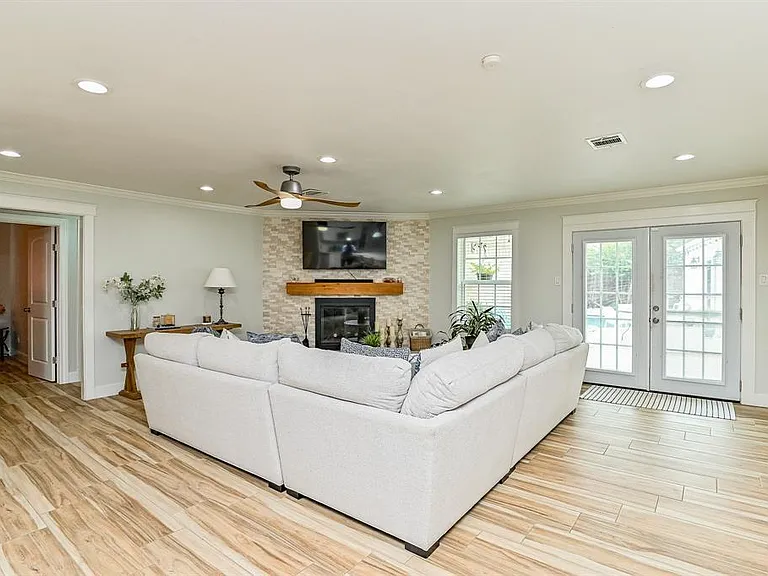 21435 Park Villa Dr — Photo 5