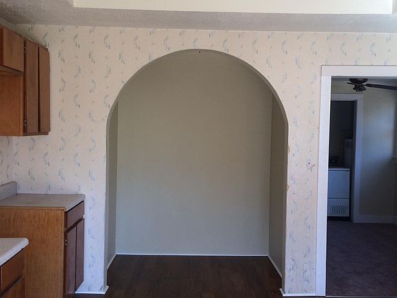 4th image of 208 Player St