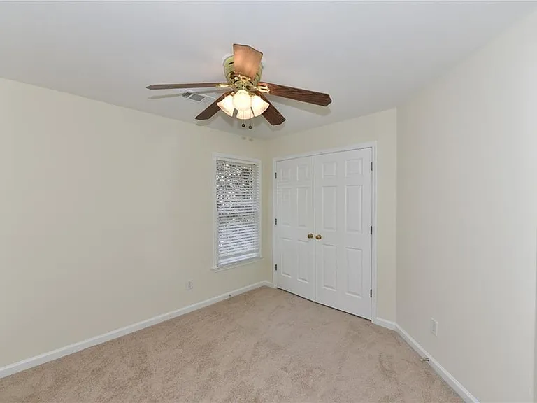 2515 Spring Grove Ct — Photo 19