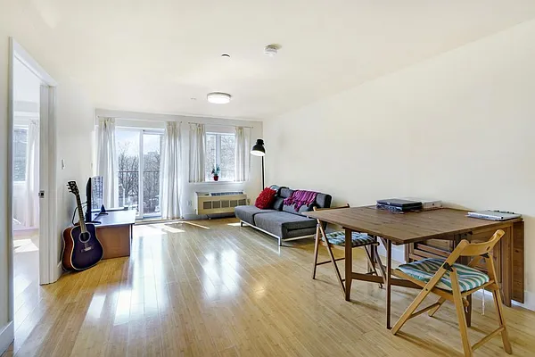 Sold by LG Fairmont Group | media 1