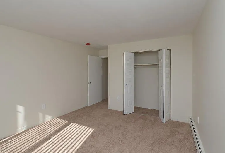 Shorewood Apartments and Townhomes — Photo 7