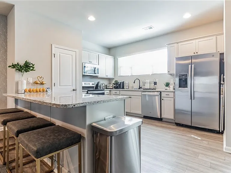 3123 Meadowstone Ln SW — Photo 8