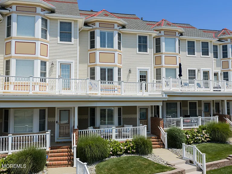 29 Pavilion Ave #29 — Photo 2