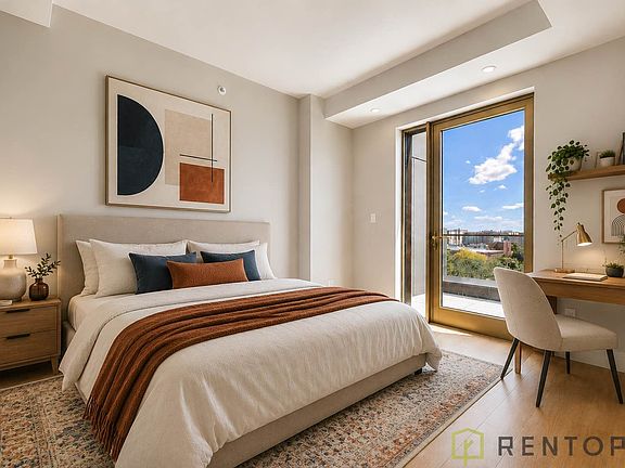 5th image of 960 Franklin Ave #238