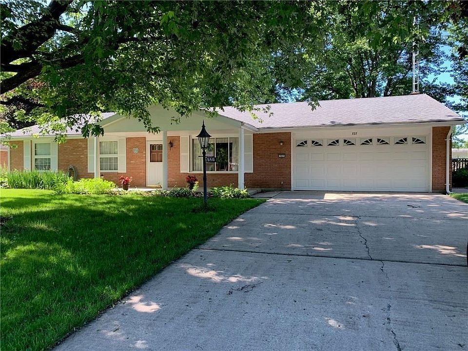 1st image of 727 Honeysuckle Dr