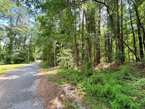 3rd image of Freeman Rd SE