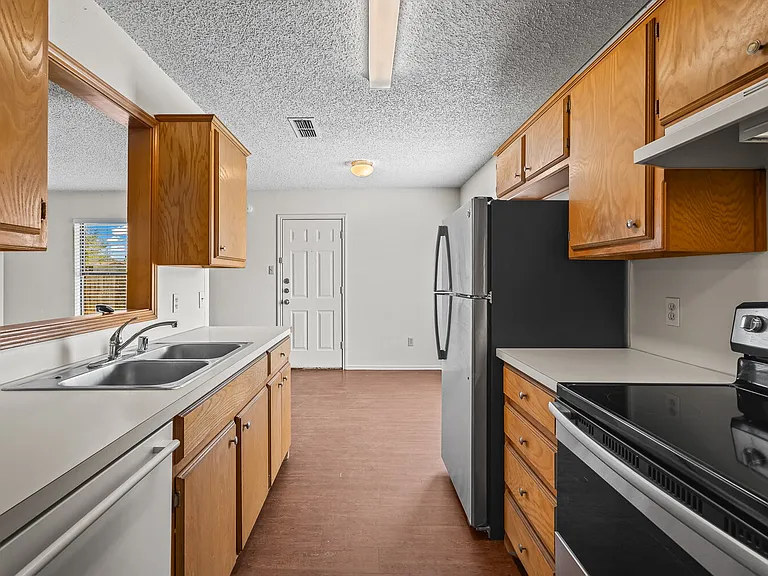 2107 La Salle Ave — Photo 1