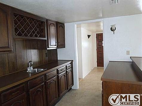 5th image of 3121 Eastpark Dr