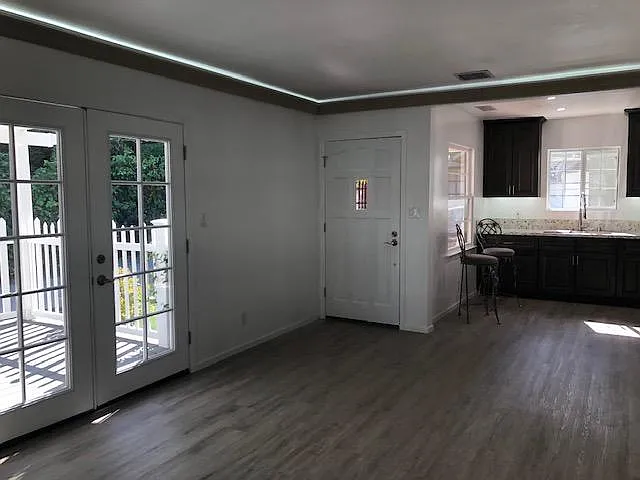 5025 Genesta Ave — Photo 3