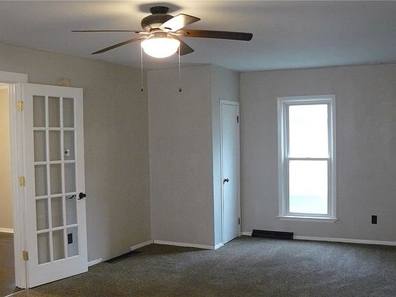 2nd image of 568 Lakeview Ave