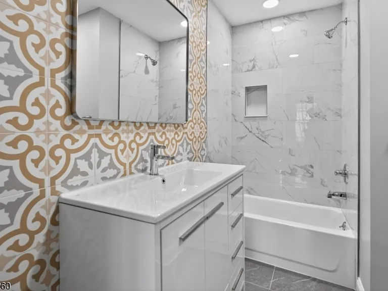 579 S 12th St #3 — Photo 7