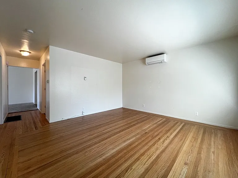 805 California Blvd — Photo 5