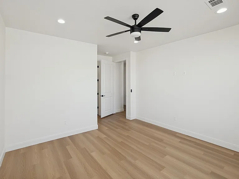 19101 Sierra Madre Dr #E — Photo 11