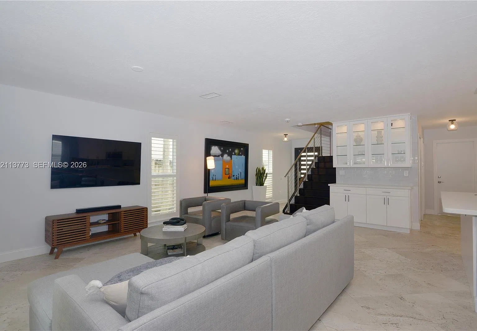 Shipping Matilda Condo — Photo 3
