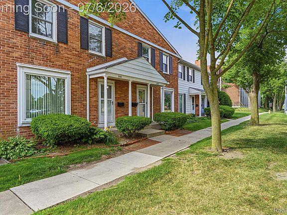 5th image of 906 E Kearsley St