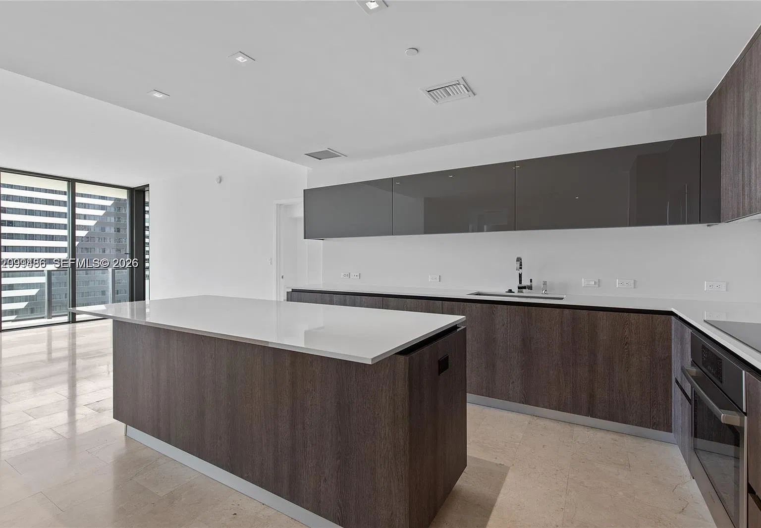 Rise Condo — Photo 3