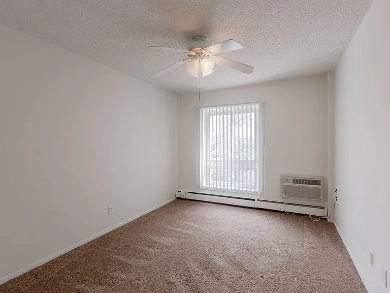 242 West Franklin Ave — Photo 46