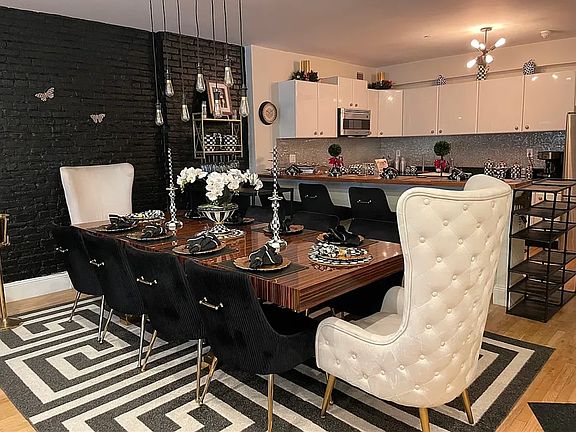 3rd image of 424 W Broadway #22